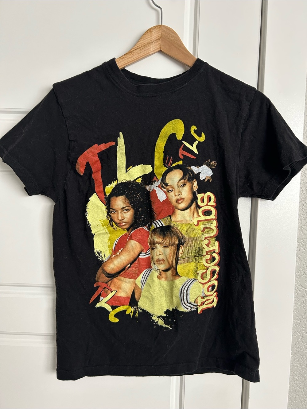 TLC Size S 90s vintage No Scrubs Short-Sleeve Tee with Red & Yellow Graphic